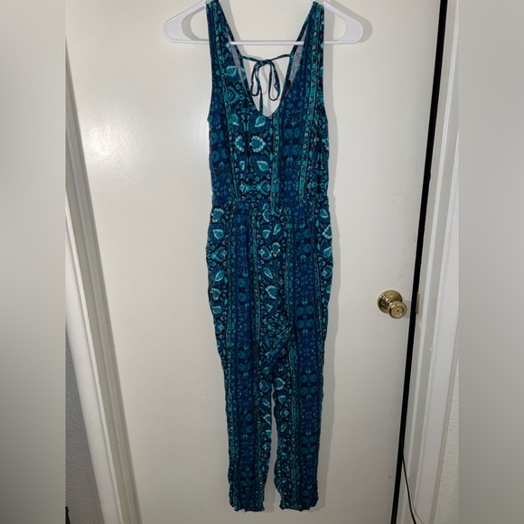 Forever 21 sleeveless jumpsuit - Picture 3 of 6